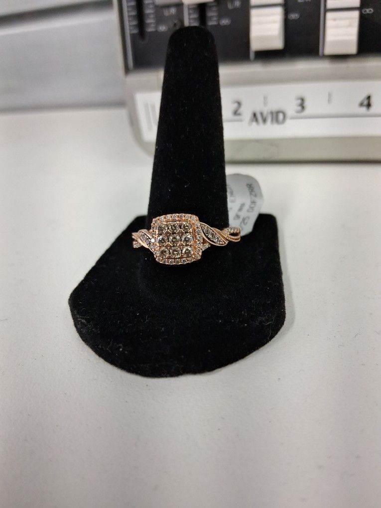 10k Rose Gold Diamond Ring