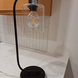 Desktop/Tabletop Lamp with Built-In USB