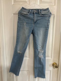 Title: Vervet Distressed Straight Crop Jeans - Light Wash (Size 26)Price: $40Category: Women's Clothing > JeansCondition: Very Good
