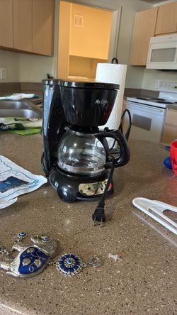 https://offerup.com/redirect/?o=TXIuQ29mZmVl Coffee Maker
