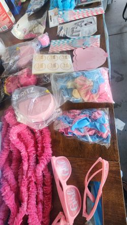 Gender reveal decorations