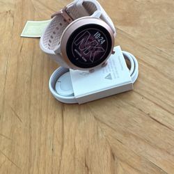 Michael Kors Access Gen 5E MKGO Pink-Tone and Logo Rubber Smartwatch