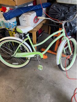 Women’s Huffy Cruiser Bike