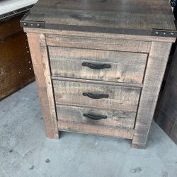 2 Drawer Night stand 