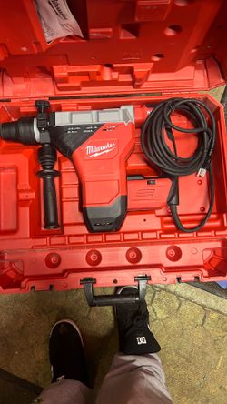 Milwaukee 15 Amp 1 3/4 “ Combination Hammer