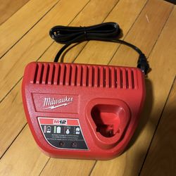 Milwaukee 12v Battery Charger M12