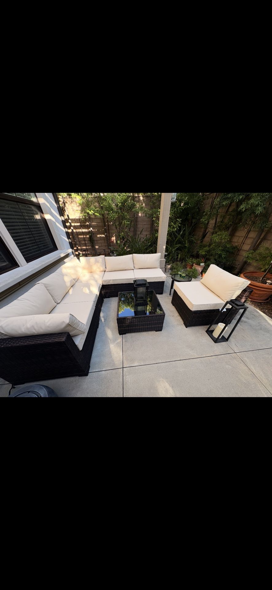 Perfect Condition - Custumizable Outdoor Seating Set - Small Table Included
