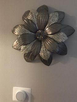 Silver / Grey  Wall Decor  (2)