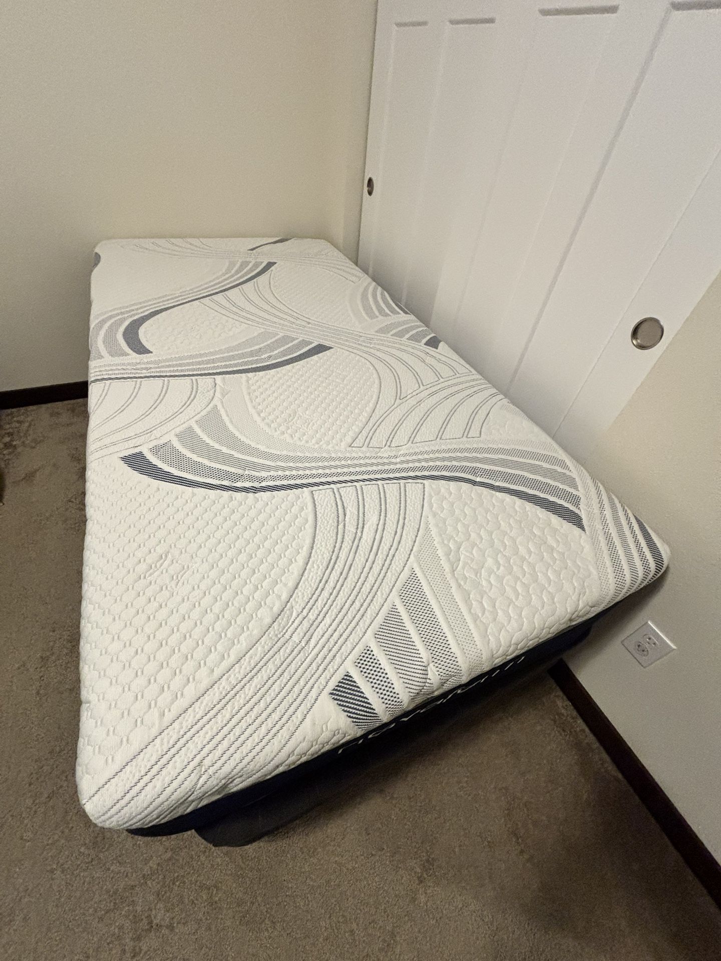 ComfortGrande Gel Memory Mattress And Metal Frame