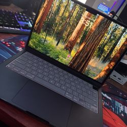 Apple - MacBook Air 13-inch Laptop - Apple M4 chip Built for Apple Intelligence - 16GB Memory - 256GB SSD - Midnight 