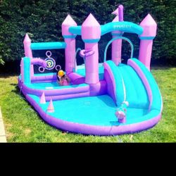 Gym-mall bounce castle- like new