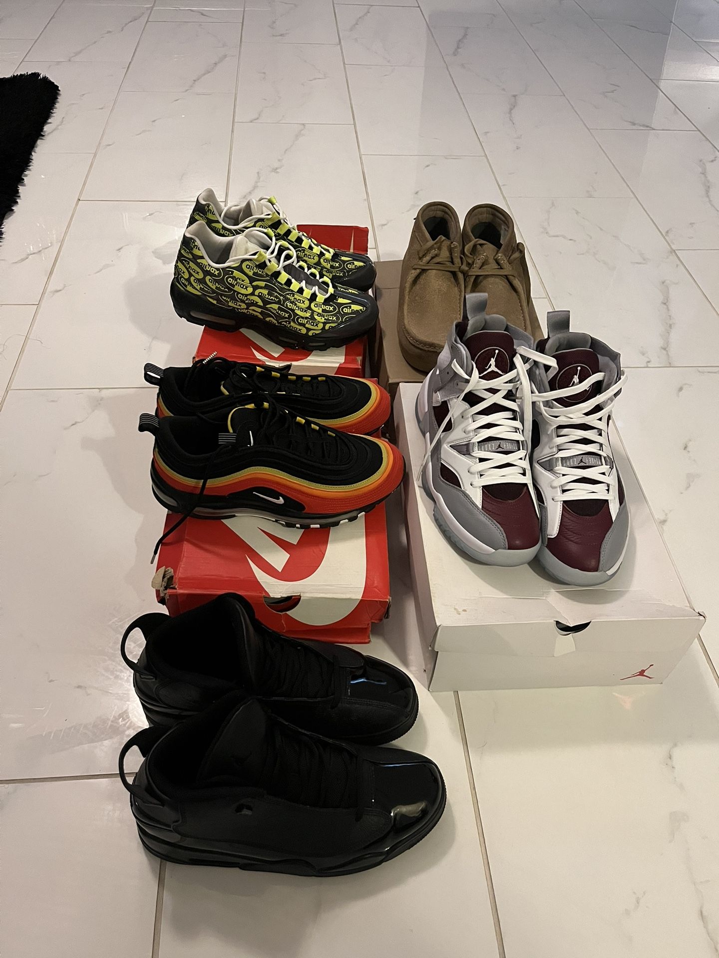 Multiple Shoes(Jordans,Air max,Clarks)