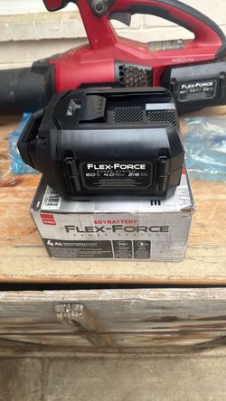 Toro battery 60 v 4amps