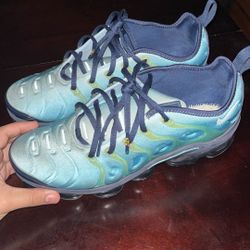 20-30 Dollars Vapor Max Plus 