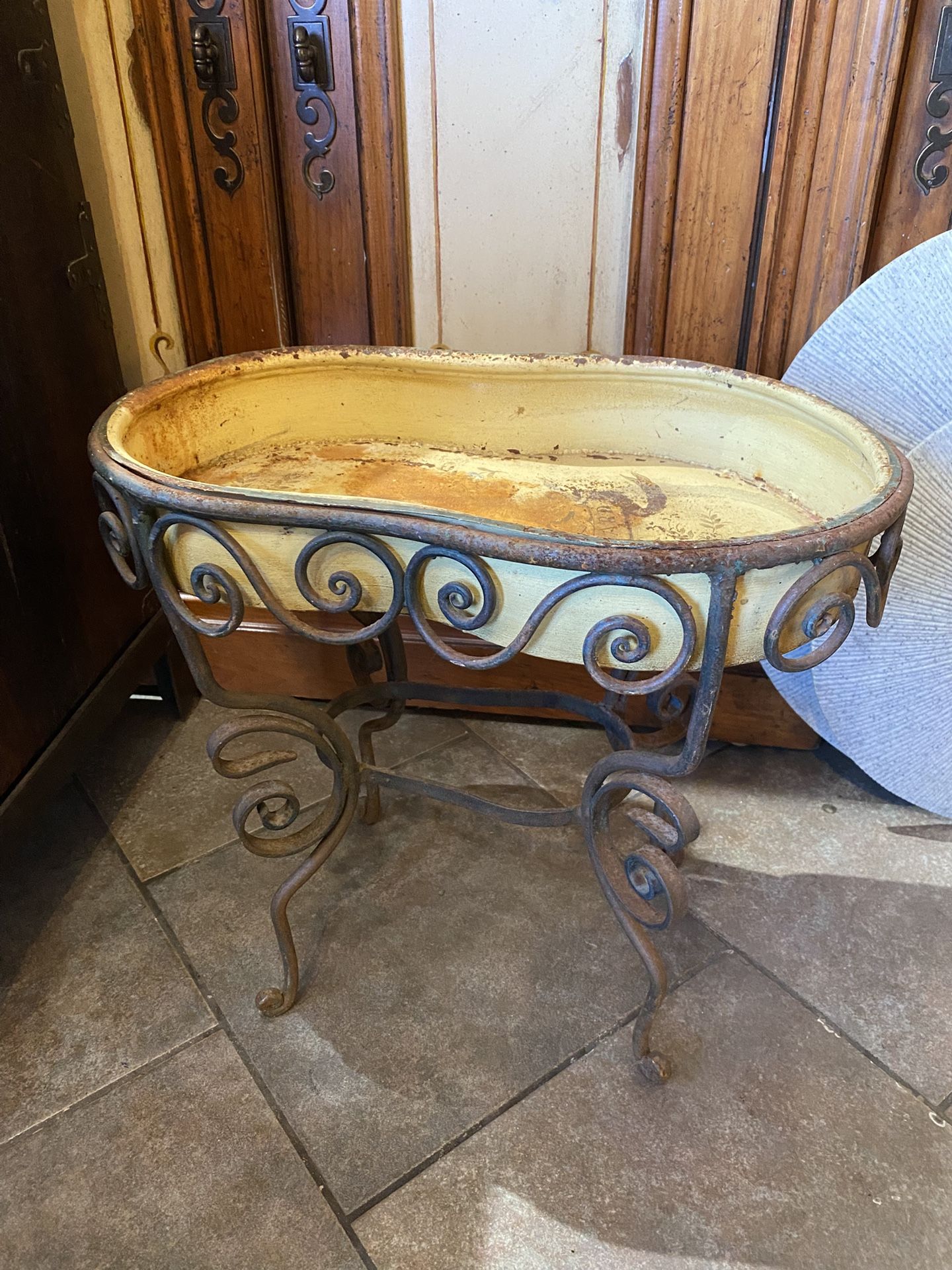Antique Solid Metal Birdbath