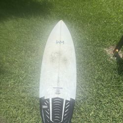 5’6 25L Swallow tail Surfboard