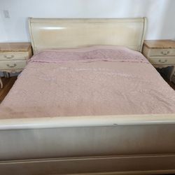 King Size Ethan Allen Bed Frame With 2 Nightstands 
