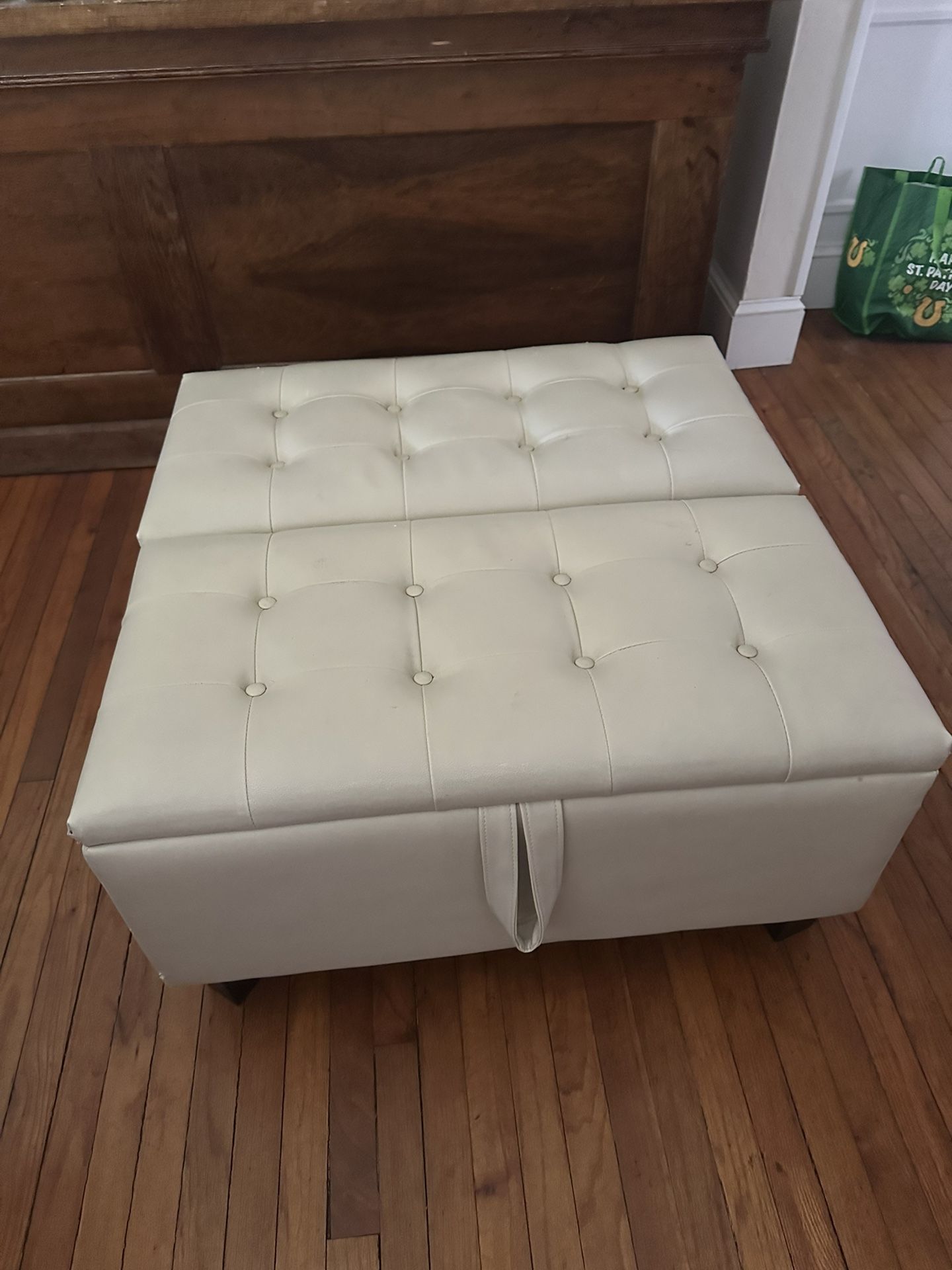 Tufted Leather Ottoman W/storage 