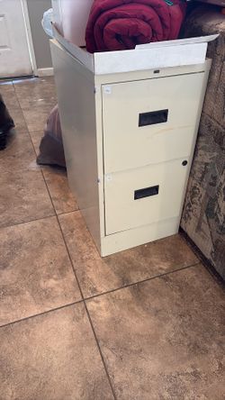 File Cabinet With Keys