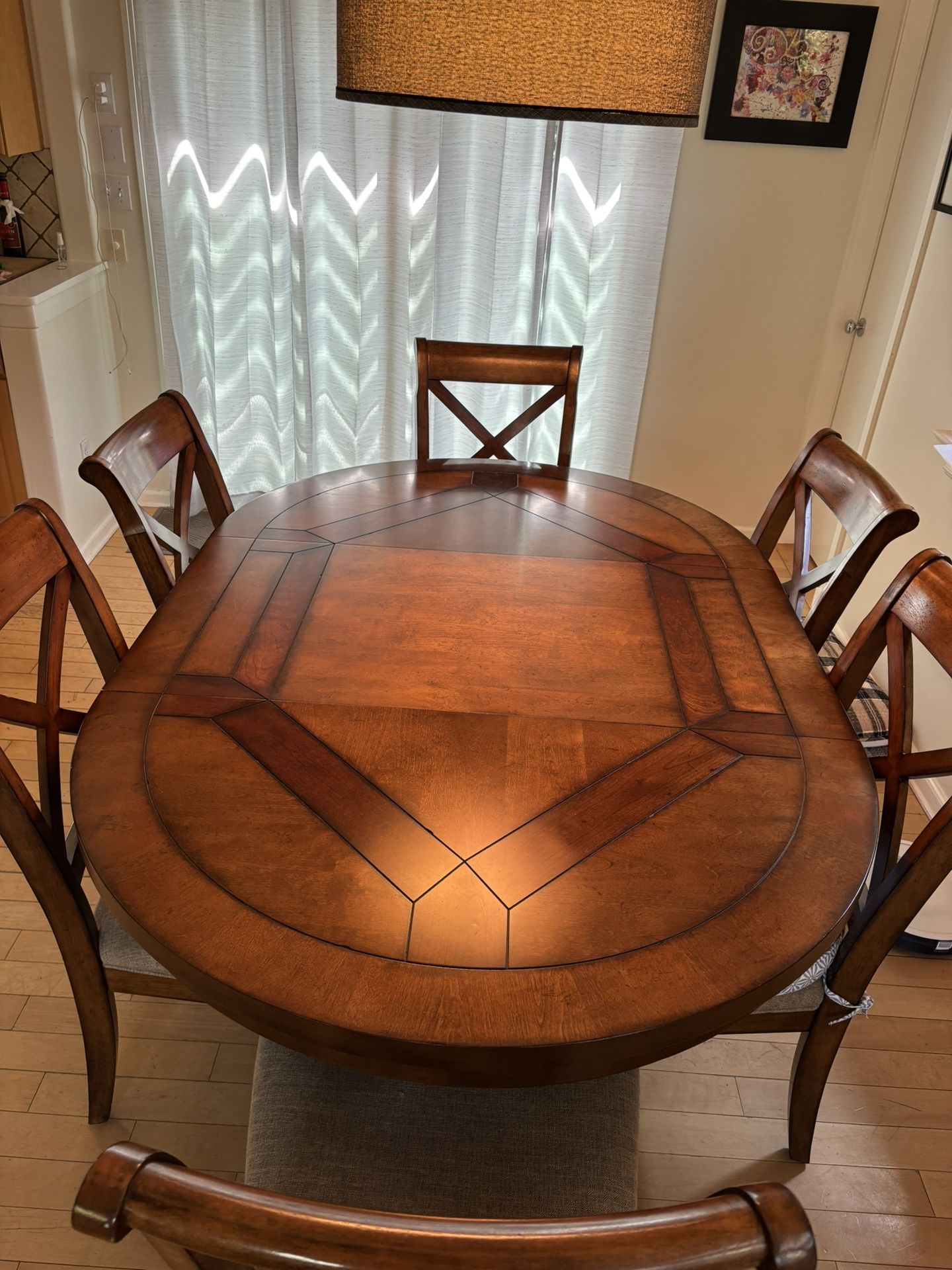 Dining Room set with 6 Chairs and Extension Leaf