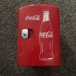 coke mini fridge 