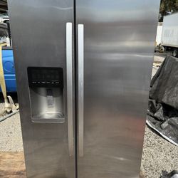 Fridges / Refrigerators 