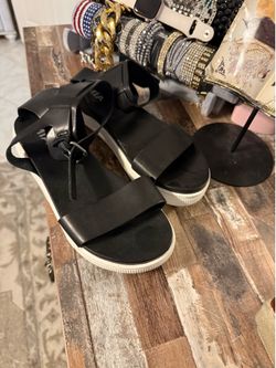 Sandal
