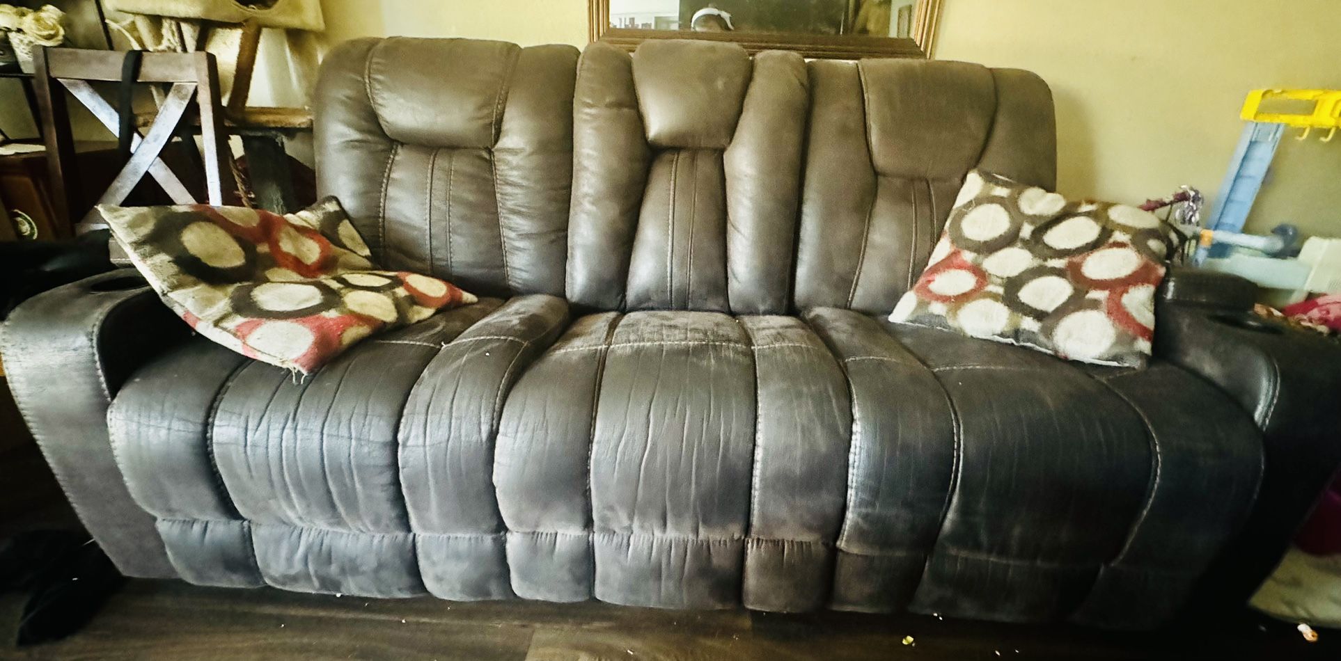 Recliner/ Tabletop/Power outlets/ light