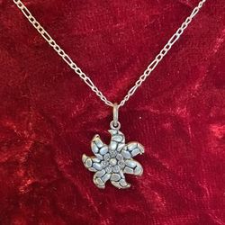 🌹Sterling 🌹 silver 🌹 necklace 🌹 with 🌹flower 🌹 pendant 🌹