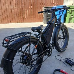 RAD POWER RADROVER FAT TIRES ELECTRIC BIKE WITH LOCK