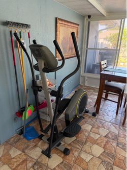 Golds gym Eliptical