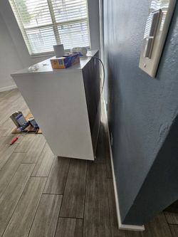 2 White Cabinet