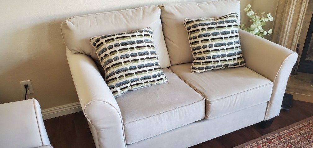Sofa & Loveseat 