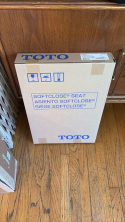 Brand New Toto Soft Close Toilet Seat - Elongated - Unopened