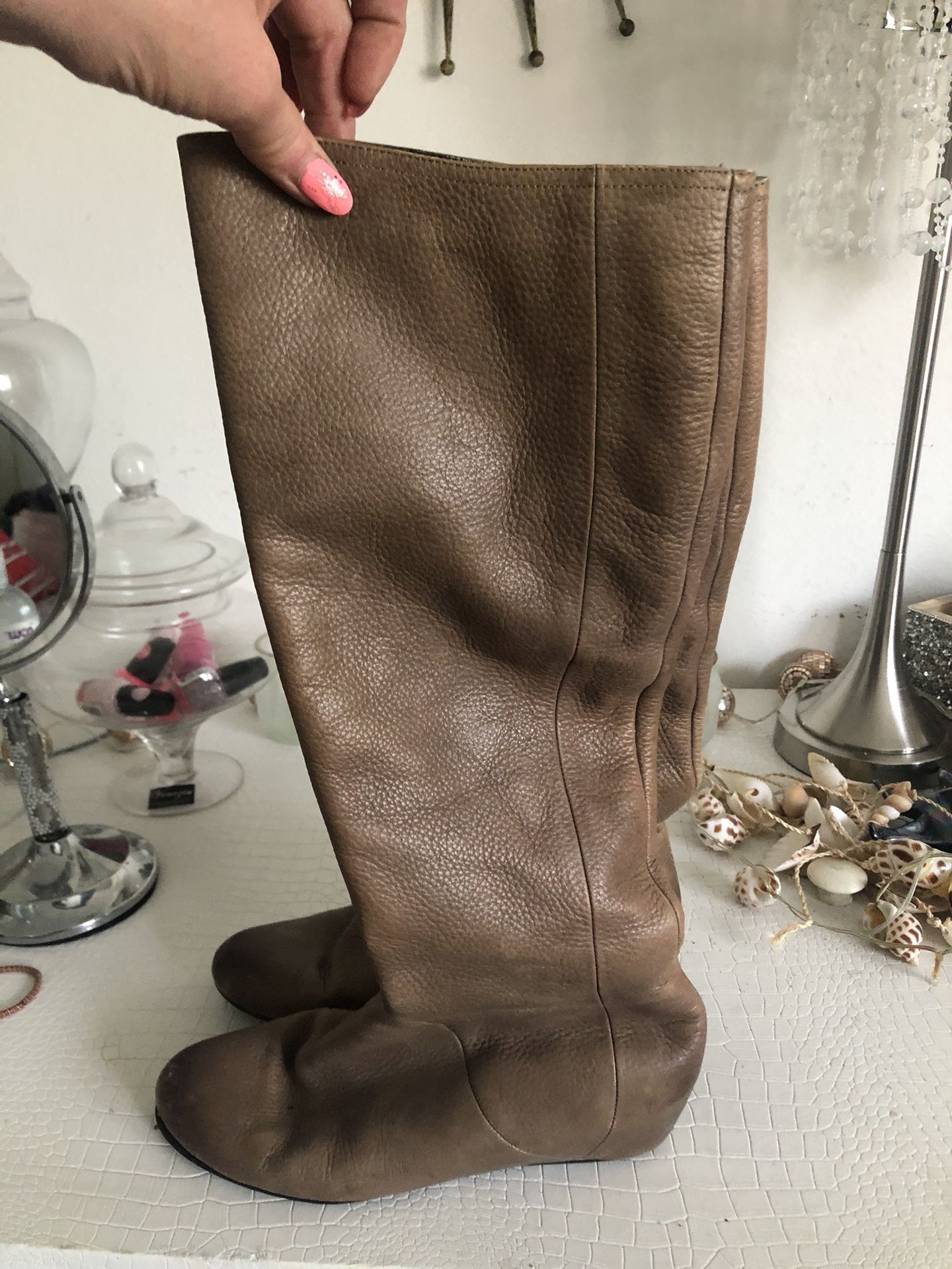 Chic And Sexy Tan Boots Size 10