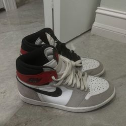 Jordan 1 smokegrey 