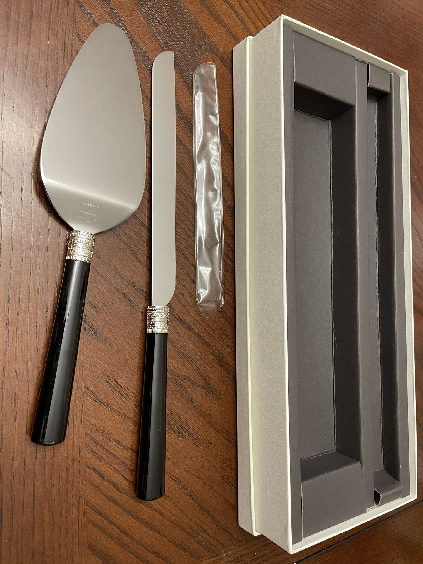 Vera Wang Cake Cutter & Server Set