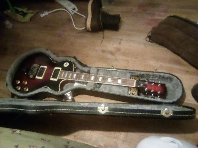 MAKE OFFER!!! FLOYD ROSE BRIDGE ON GUITAR