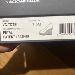 $40 Almost NEW! Vince  Camuto Leather Wedges 