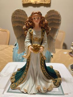 Vintage Hamilton Collection Emerald Isle Angel. 7.5" Tall. Comes in box with certificate of authenticity.