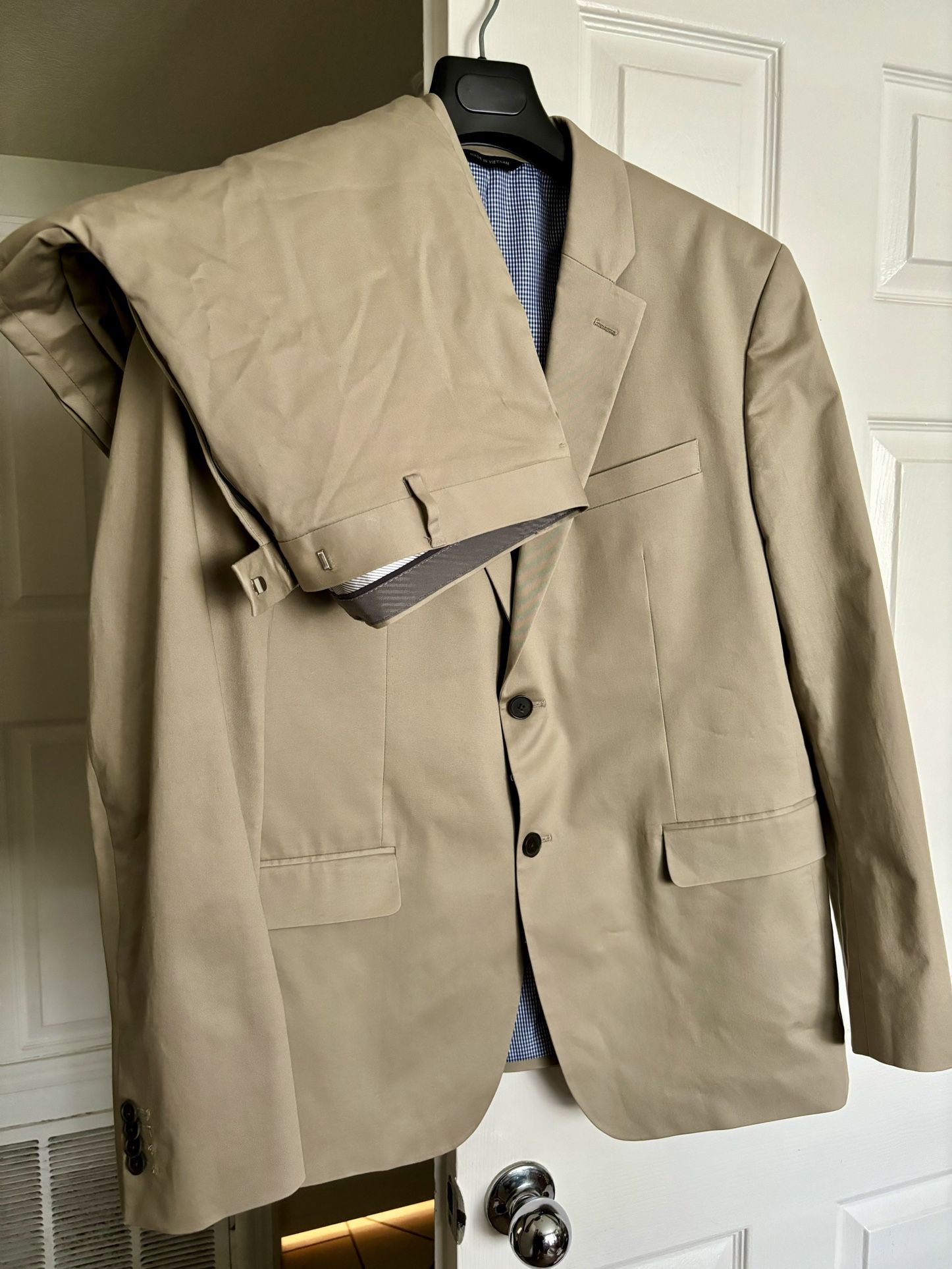 Men’s Banana Republic Suit Tan