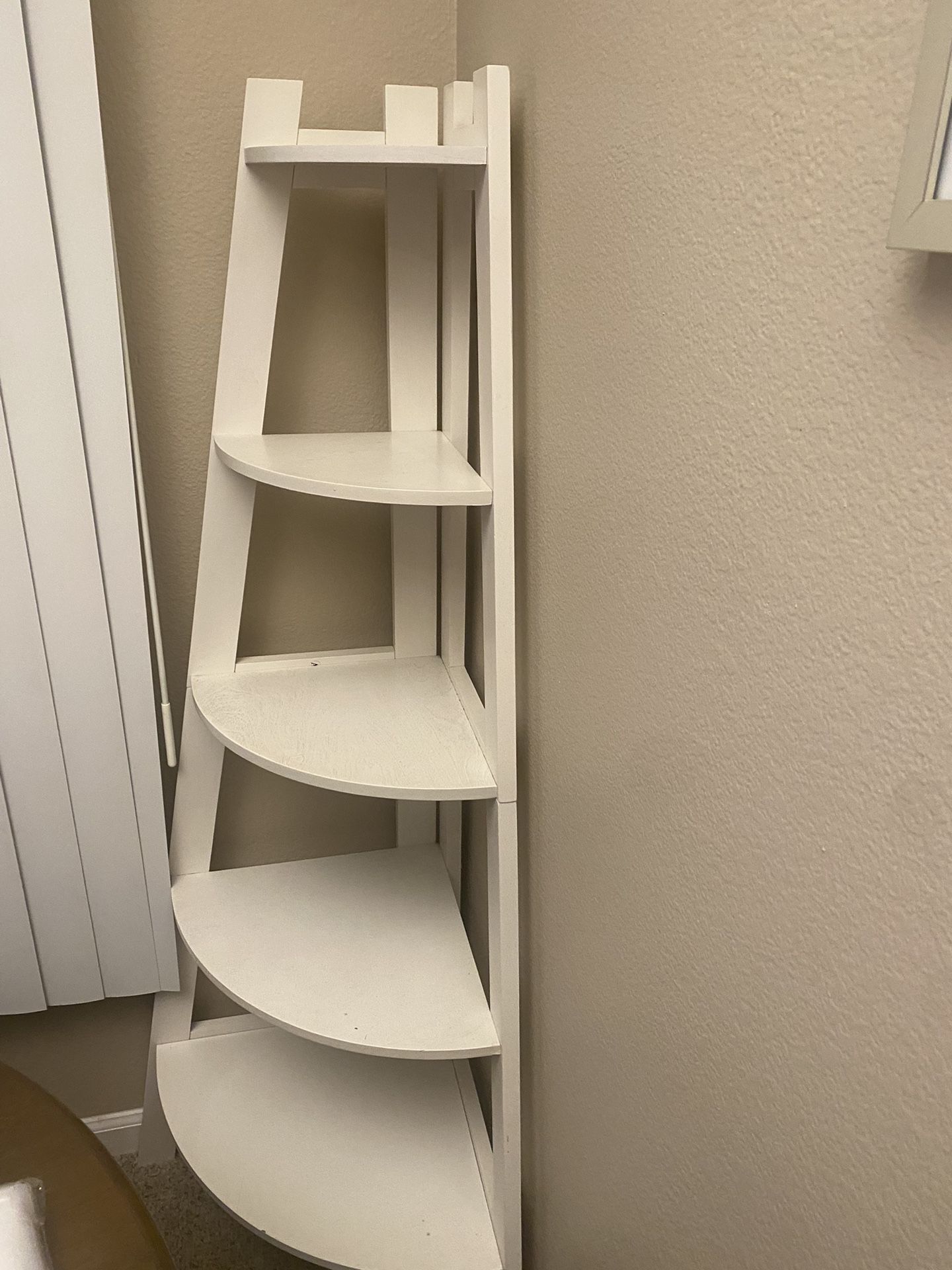 Corner white shelf 