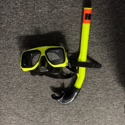 Snorkeling Mask And Snorkel