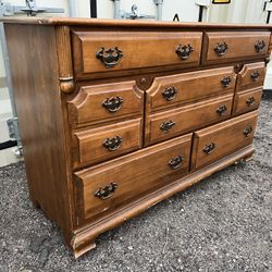 SALEM SQUARE Solid Hard Rock Maple MCM Mid Century Modern 51" Seven Drawer Dresser.