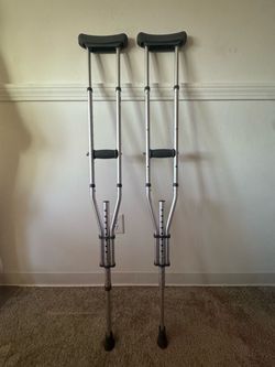 Crutches (Adult) 2