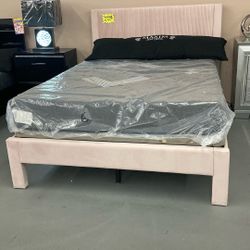 FULL PINK BED FRAME 💗
