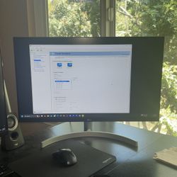 LG Monitor 27’