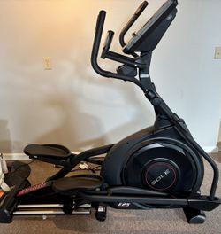 2017 NordicTrack NTEL7318.4 Elliptical Works Well 201-500 Rides - New Providence, NJ