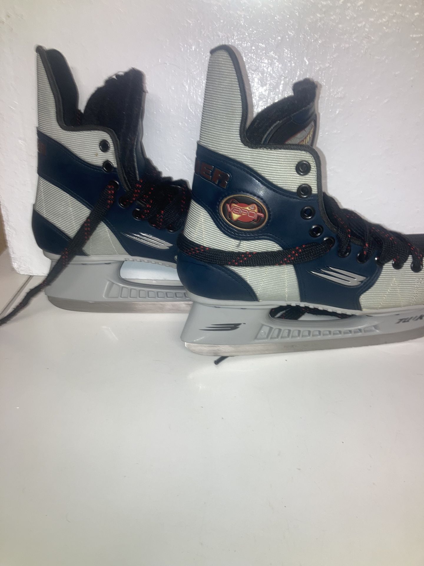 Bauer Vapor Ice Hockey Skates Size M5.5 L7.5