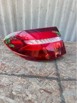 2016 2017 2018 2019  Mercedes Benz GLC300 LEFT DRIVER SIDE LED TAILLIGHT OEM